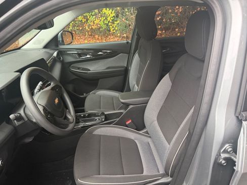 Used 2025 Chevrolet TrailBlazer LT image 36
