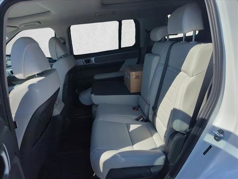 Used 2025 Hyundai Santa Fe Limited image 19