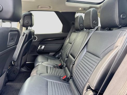 Used 2024 Land Rover Discovery S AWD/4WD image 23