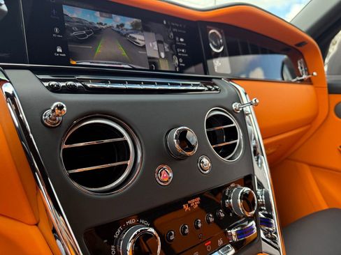 Used 2025 Rolls-Royce Cullinan image 47