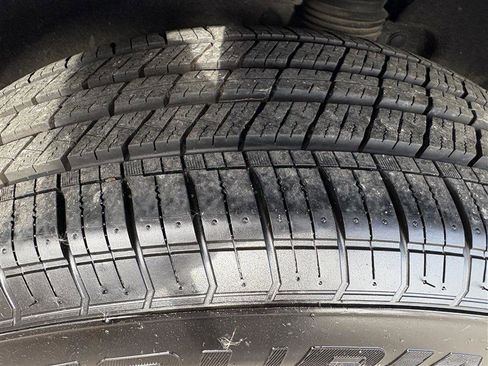 Used 2023 Chevrolet Equinox LT AWD/4WD image 6