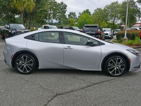 Certified 2025 Toyota Prius XLE FWD image 5