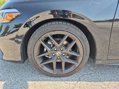 Used 2025 Honda Civic Sport image 26