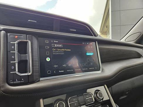 Used 2022 GMC Yukon XL Denali w/ Denali Premium Package image 31