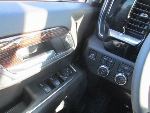 New 2026 GMC Sierra 2500 SLE w/ SLE Value Package; image 15