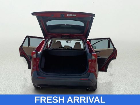 Used 2021 Toyota RAV4 XLE w/ Convenience Package FWD image 14