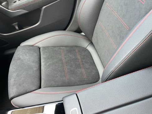 Used 2025 Mercedes-Benz CLA 250 4MATIC image 46