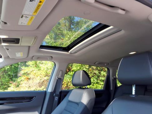 Used 2024 Honda CR-V EX-L image 15