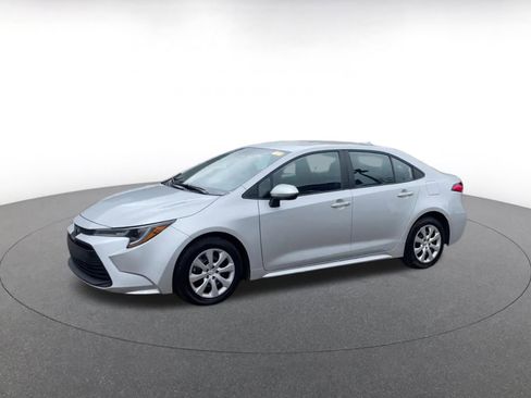 Used 2025 Toyota Corolla LE image 7