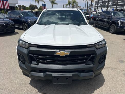Used 2025 Chevrolet Colorado W/T AWD/4WD image 2