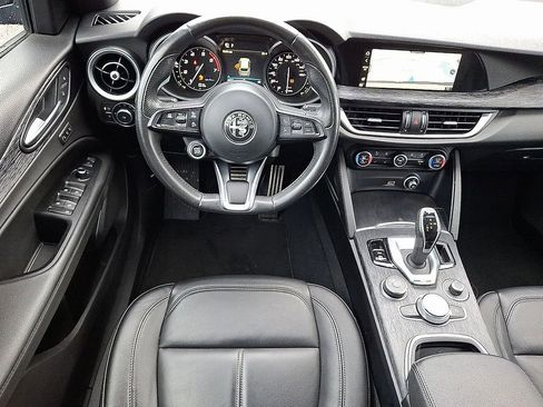 Used 2022 Alfa Romeo Stelvio Sprint image 3