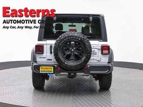 Used 2023 Jeep Wrangler Unlimited w/ Cold Weather Group AWD/4WD image 6