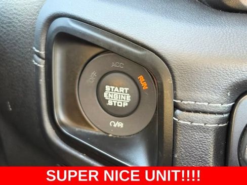 Used 2024 Jeep Wrangler Unlimited Rubicon AWD/4WD image 25