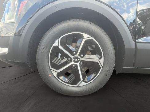 New 2026 Kia Niro EX FWD image 14