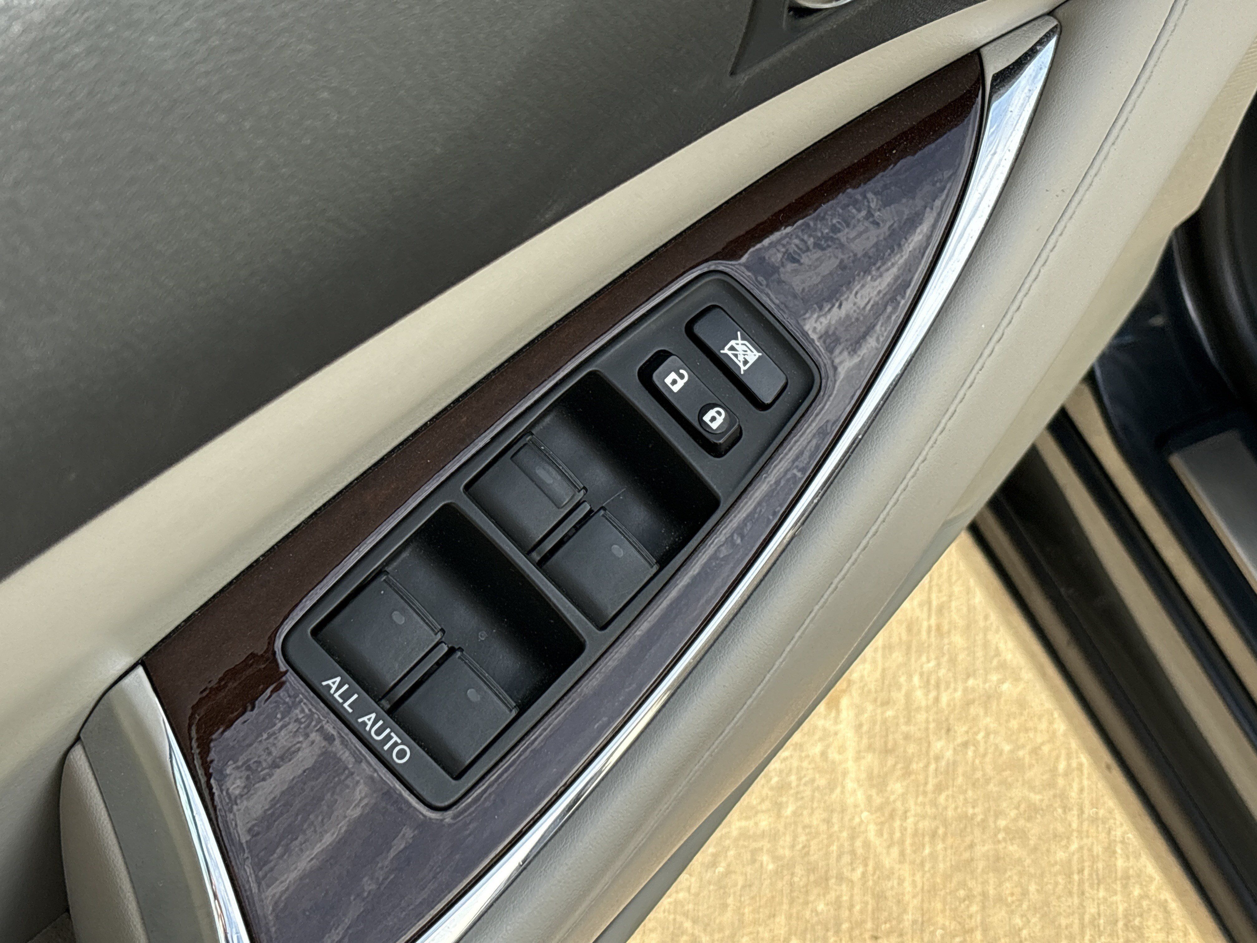 Used 2011 Lexus ES 350 w/ Preferred Accessory Package FWD image 15