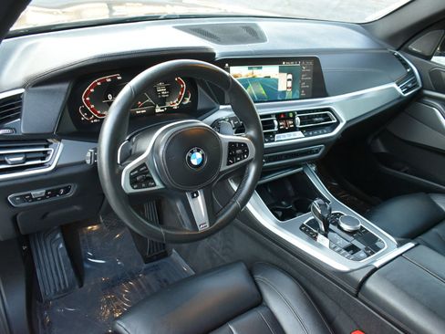 Used 2019 BMW X5 xDrive50i w/ Parking Assistance Package image 10