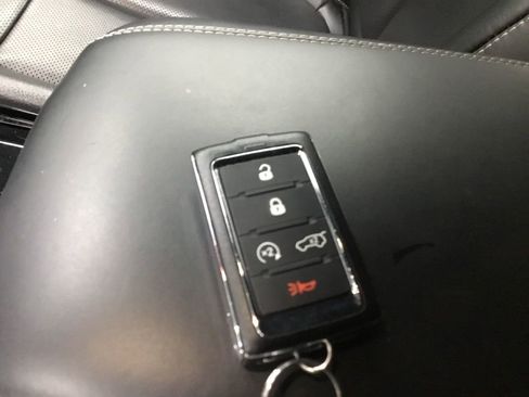 Used 2023 Jeep Grand Cherokee L Overland AWD/4WD image 9