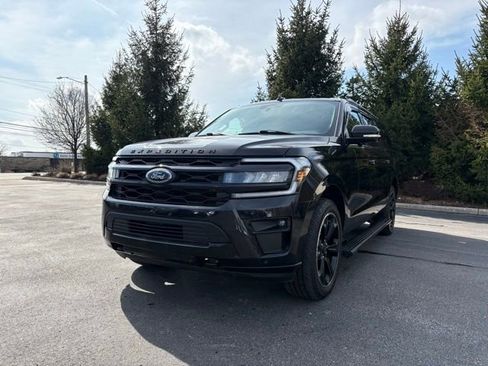 Used 2022 Ford Expedition Max Limited image 1