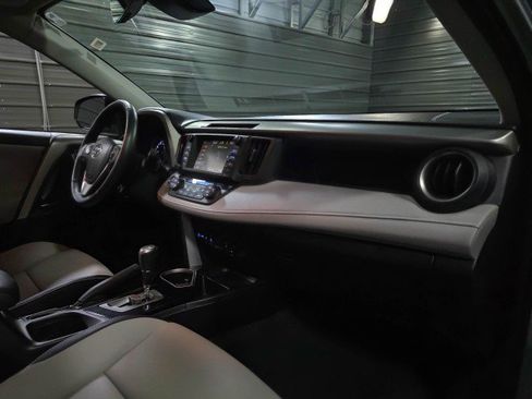 Used 2016 Toyota RAV4 Limited image 13