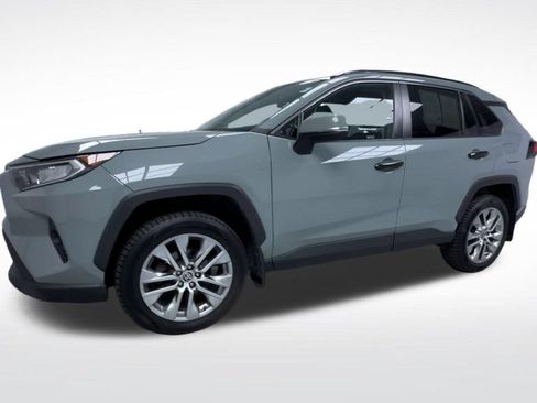 Used 2021 Toyota RAV4 XLE Premium AWD/4WD image 4