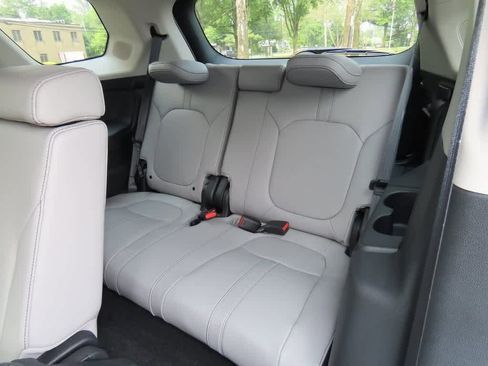 New 2025 Honda Pilot Touring image 14