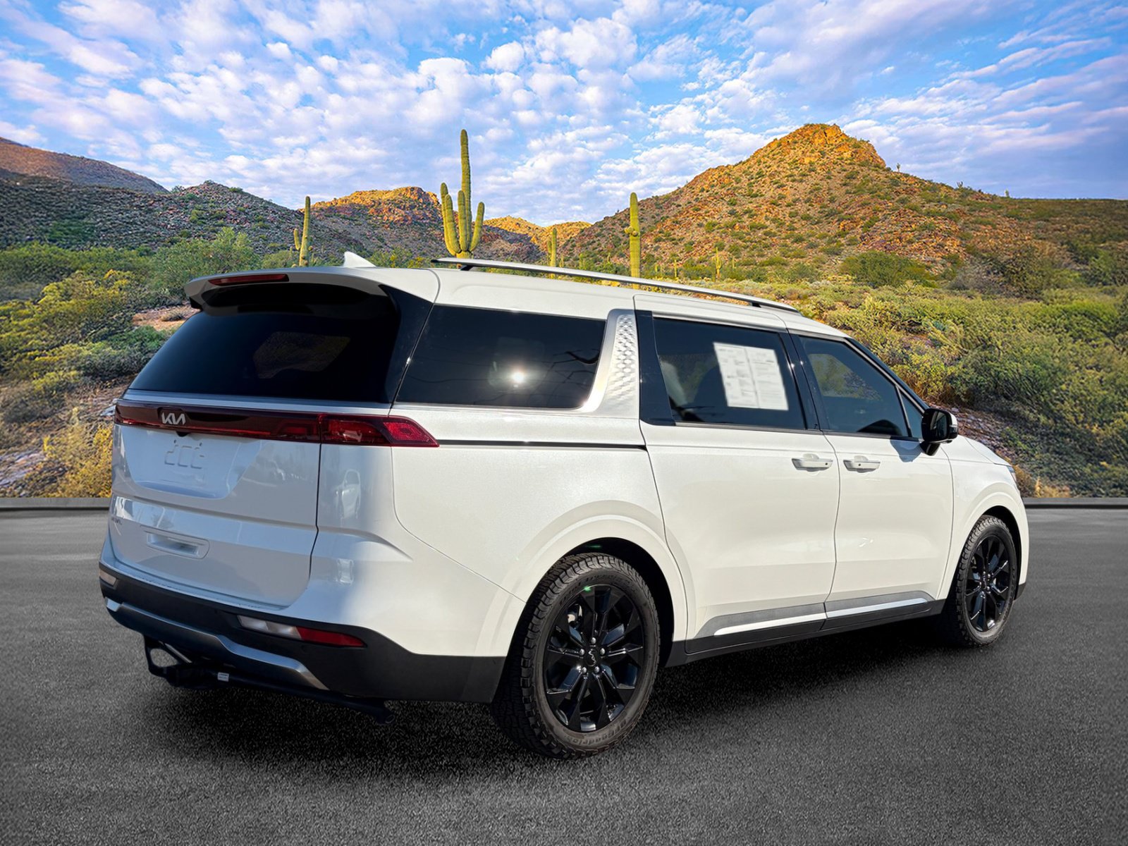 Used 2023 Kia Carnival SX FWD image 4