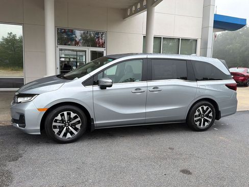 New 2026 Honda Odyssey EX-L image 3