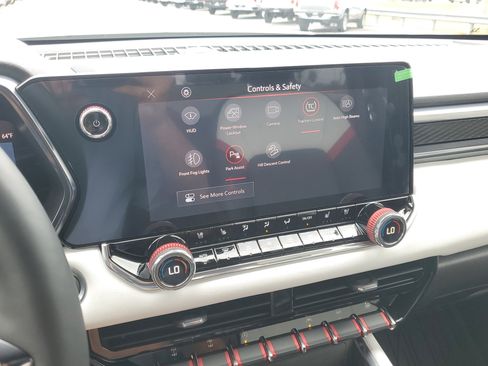 Used 2024 GMC Canyon AT4X image 18