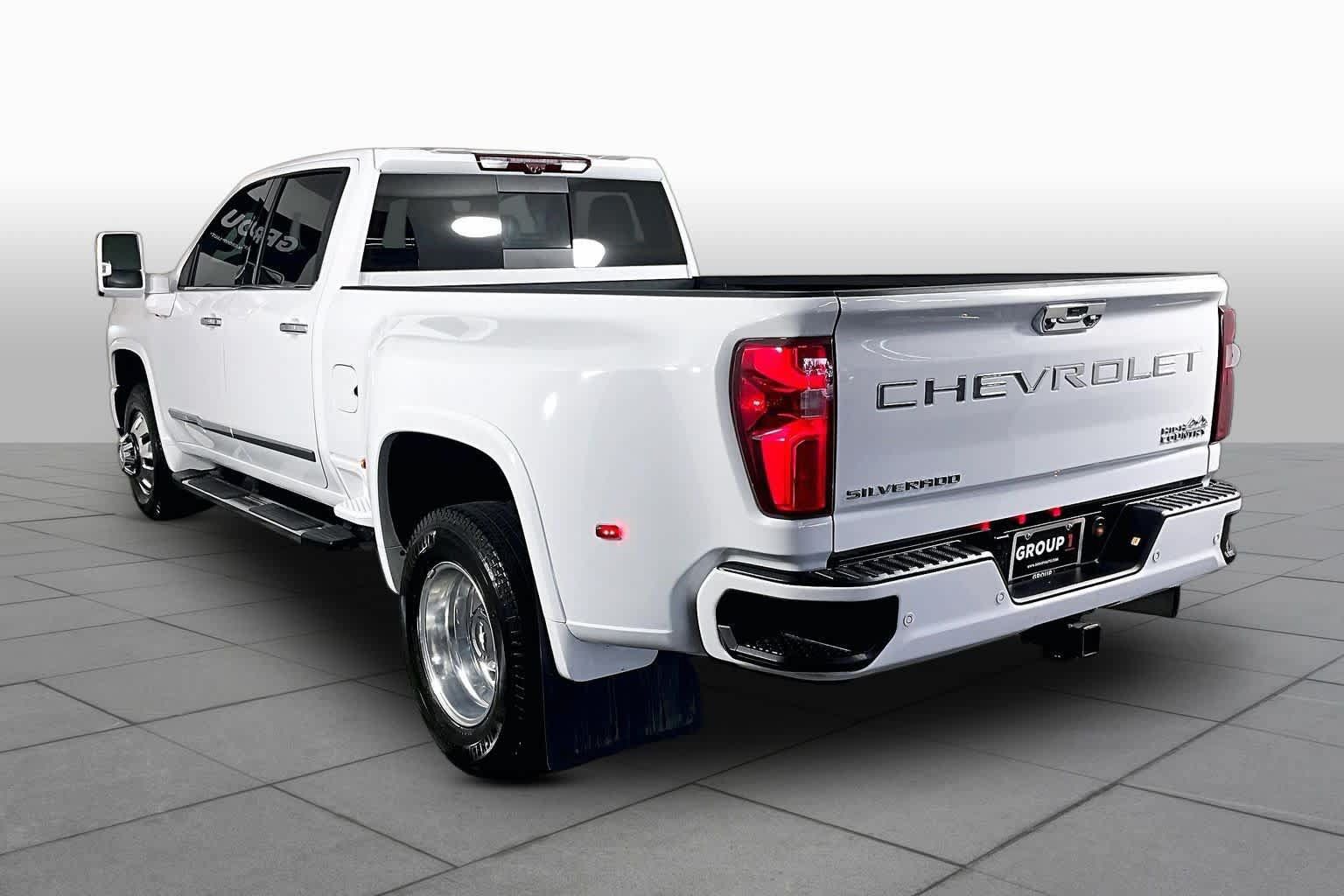 Used 2026 Chevrolet Silverado 3500 High Country w/ High Country Premium Package AWD/4WD image 11