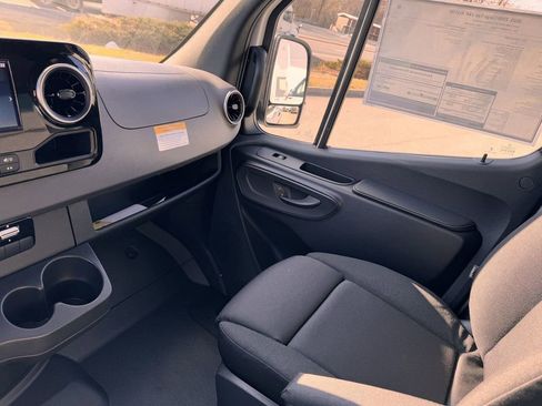 New 2025 Mercedes-Benz Sprinter 2500 image 19