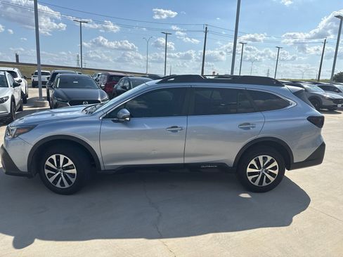 Used 2020 Subaru Outback Premium AWD/4WD image 8