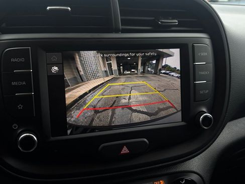 Used 2025 Kia Soul LX w/ LX Technology Package FWD image 22