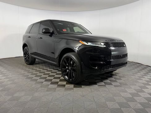 Used 2025 Land Rover Range Rover Sport SE AWD/4WD image 4