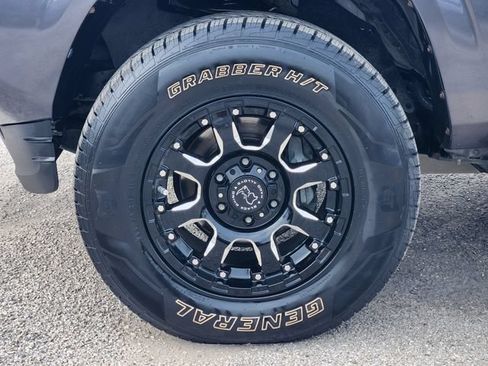 Used 2022 Toyota Tacoma SR AWD/4WD image 10