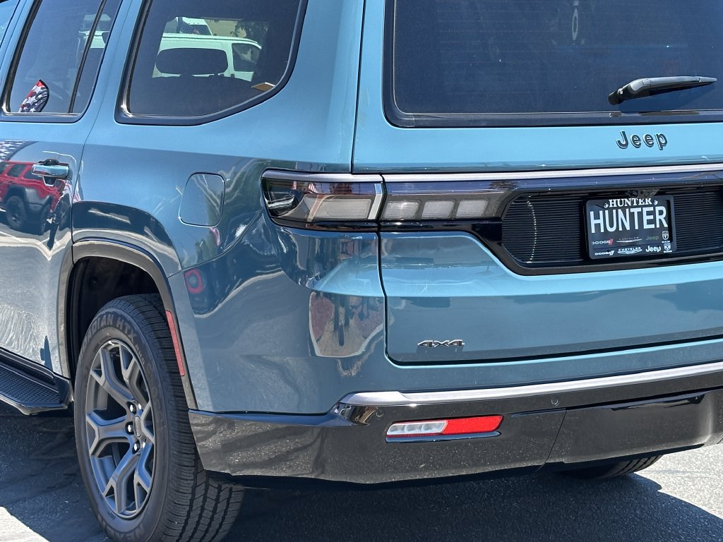 New 2026 Jeep Grand Wagoneer Limited w/ Rear Seat Video Group I AWD/4WD image 5