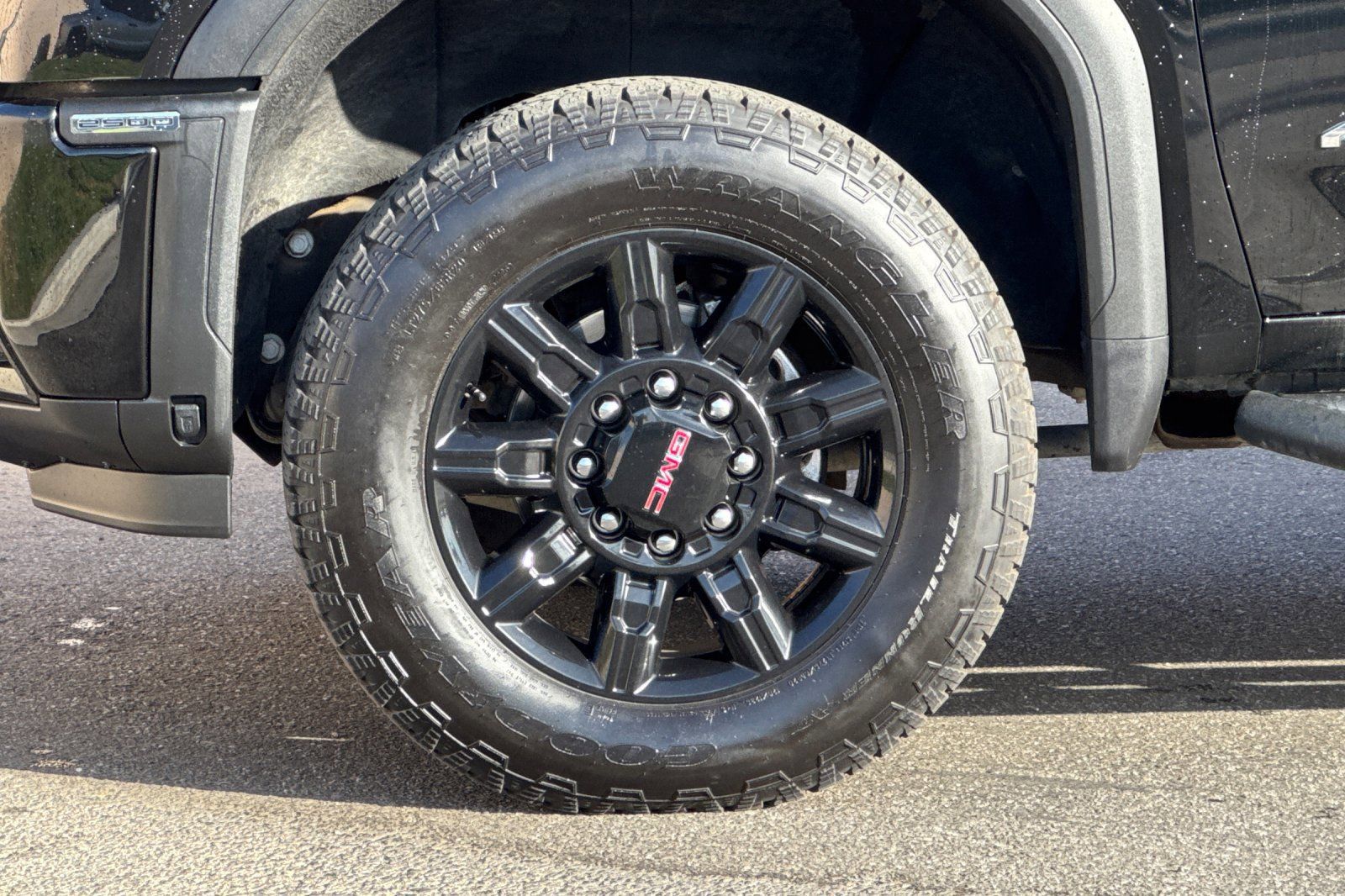 Used 2024 GMC Sierra 2500 AT4 w/ Max Trailering Package AWD/4WD image 26