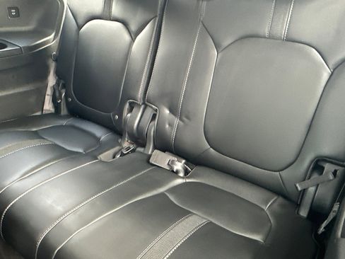 Certified 2024 Honda Pilot Touring image 15