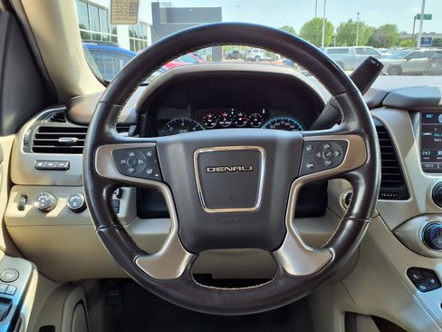 Used 2018 GMC Yukon Denali w/ Open Road Package AWD/4WD image 12