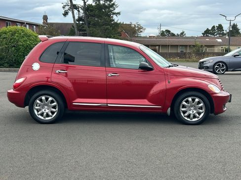 Used 2007 Chrysler PT Cruiser Limited w/ Chrome Accents Group FWD image 32