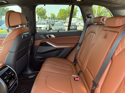 New 2026 BMW X5 xDrive40i w/ M Sport Package AWD/4WD image 33