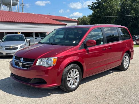 Used 2015 Dodge Grand Caravan SXT FWD image 1