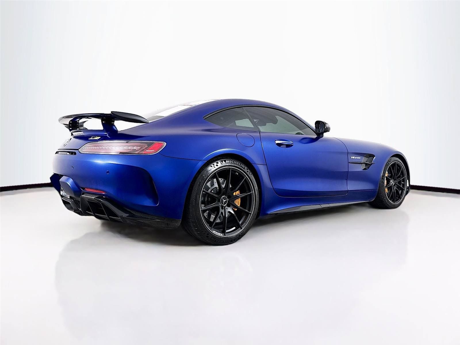 Used 2020 Mercedes-Benz AMG GT R w/ Exclusive Interior Package image 32