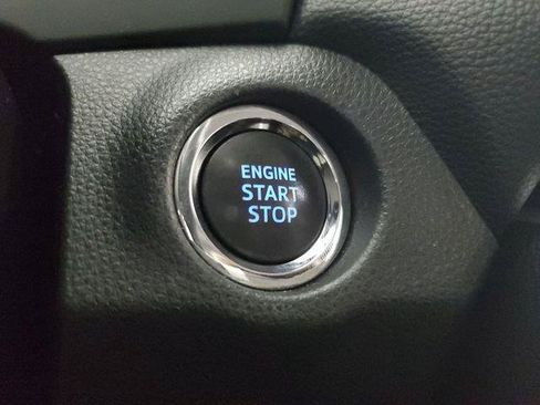 Used 2019 Toyota RAV4 Limited w/ Advanced Technology Package AWD/4WD image 33