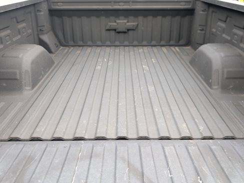 Used 2023 Chevrolet Silverado 1500 LT AWD/4WD image 19