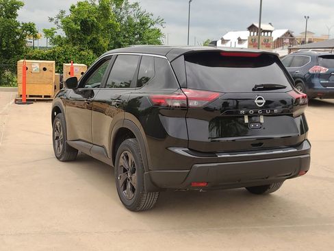 New 2026 Nissan Rogue SV FWD image 2