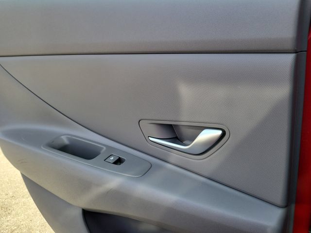 Used 2023 Hyundai Elantra Blue FWD image 23