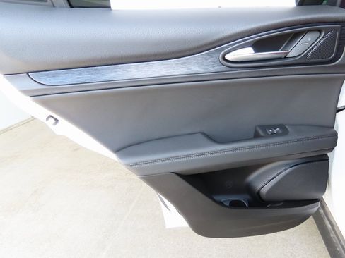 New 2024 Alfa Romeo Stelvio Sprint image 25