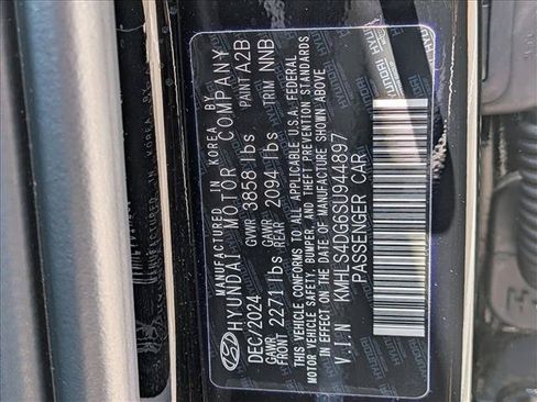 Used 2025 Hyundai Elantra SEL FWD image 24