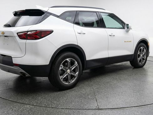 Used 2025 Chevrolet Blazer LT image 9