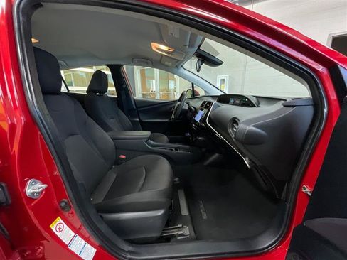 Used 2021 Toyota Prius LE w/ Carpet Mat Package (TMS) AWD/4WD image 25